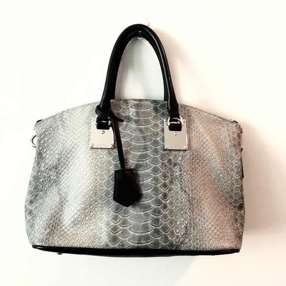 London Fog Snakeskin Hangbag - Picture 1 of 8